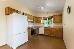 130 SE 21st St, Troutdale, OR 97060 - Photo 12