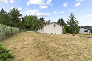 130 SE 21st St, Troutdale, OR 97060 - Photo 28