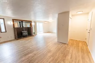 2025 Pine St, Florence, OR 97439 - Photo 6