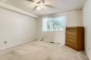 220 NE Village Squire Ave, Gresham, OR 97030 - Photo 22