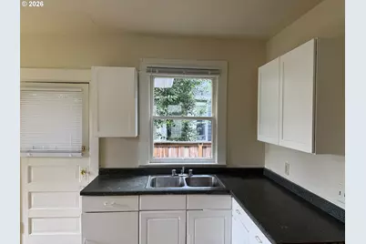 4507 N Gantenbein Ave, Portland, OR 97217 - Photo 8