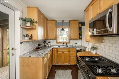 4525 SE Malden Dr, Portland, OR 97206 - Photo 16