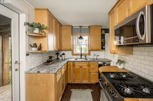 4525 SE Malden Dr, Portland, OR 97206 - Photo 16