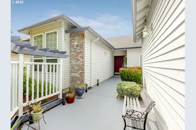15804 NE Russell St, Portland, OR 97230 - Photo 2