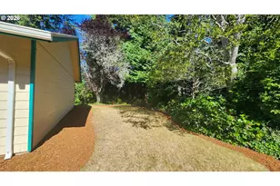 2580 Pony Creek Rd, North Bend, OR 97459 - Photo 18