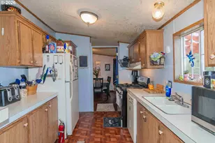 424 Aker Dr, Myrtle Creek, OR 97457 - Photo 8