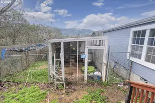 424 Aker Dr, Myrtle Creek, OR 97457 - Photo 28