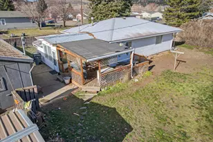 204 Lake Ave, La Grande, OR 97850 - Photo 10