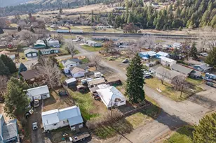 204 Lake Ave, La Grande, OR 97850 - Photo 12