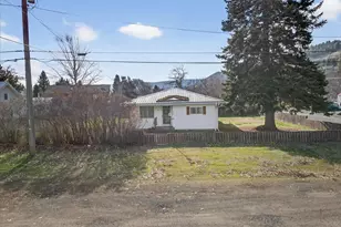 204 Lake Ave, La Grande, OR 97850 - Photo 4