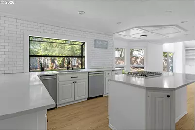 14335 Edenberry Dr, Lake Oswego, OR 97035 - Photo 8