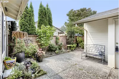 15710 SW Greens Way, Portland, OR 97224 - Photo 2