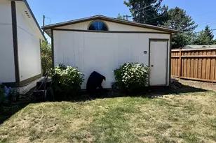 12450 SW Fischer Rd, Portland, OR 97224 - Photo 32