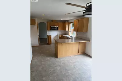 300 NW 12th St, Battle Ground, WA 98604 - Photo 2