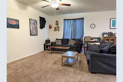 1424 W 11th St, La Center, WA 98629 - Photo 2