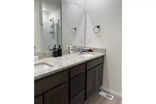 1424 W 11th St, La Center, WA 98629 - Photo 8