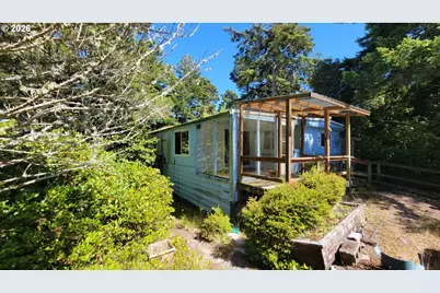 1600 Rhododendron Dr #24, Florence, OR 97439 - Photo 2
