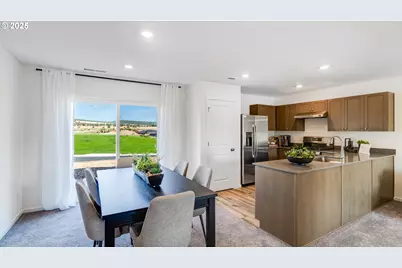 5726 Bainbridge Rd, Eugene, OR 97402 - Photo 8