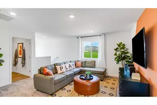 5726 Bainbridge Rd, Eugene, OR 97402 - Photo 12