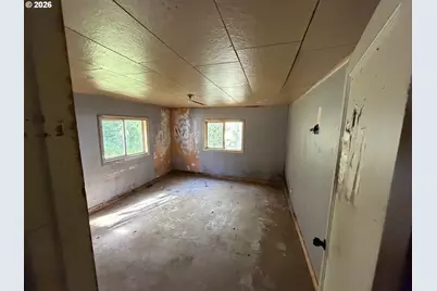 2435 N 10th St, Coos Bay, OR 97420 - Photo 10