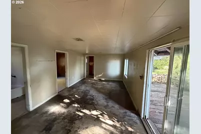 2435 N 10th St, Coos Bay, OR 97420 - Photo 6