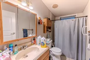 301 E Columbia Dr, Newberg, OR 97132 - Photo 4