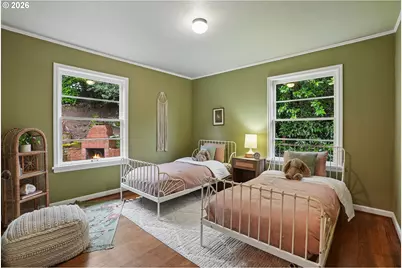 120 NE Beyrl Ter, Portland, OR 97220 - Photo 16