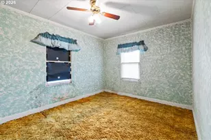 241 Hillside Ave, Klamath Falls, OR 97601 - Photo 10