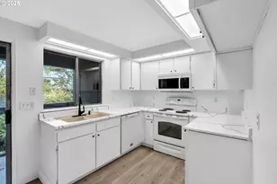 650 SW Meadow Dr, Beaverton, OR 97006 - Photo 12