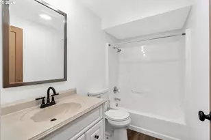 650 SW Meadow Dr, Beaverton, OR 97006 - Photo 18