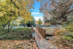 650 SW Meadow Dr, Beaverton, OR 97006 - Photo 26