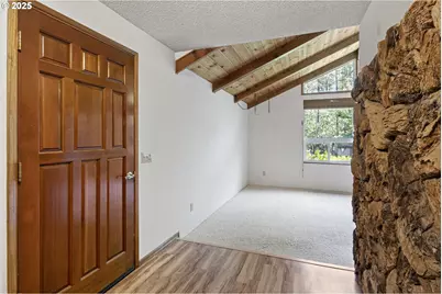 1580 Robertson Bridge Rd, Grants Pass, OR 97526 - Photo 16