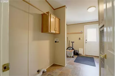 403 Iola St, Dallesport, WA 98617 - Photo 22