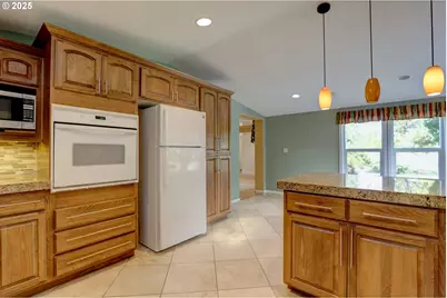 403 Iola St, Dallesport, WA 98617 - Photo 20