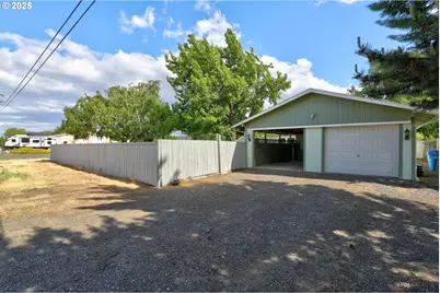403 Iola St, Dallesport, WA 98617 - Photo 2
