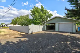 403 Iola St, Dallesport, WA 98617 - Photo 2