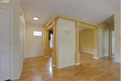 403 Iola St, Dallesport, WA 98617 - Photo 6