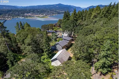 102 SW Garfield Ave, White Salmon, WA 98672 - Photo 1