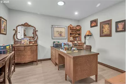 10290 SW Greenleaf Ter, Portland, OR 97224 - Photo 22