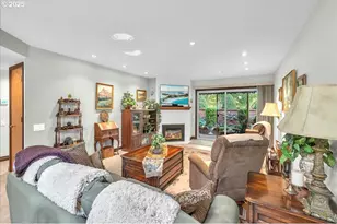 10290 SW Greenleaf Terrace, Portland, OR 97224 - Photo 12