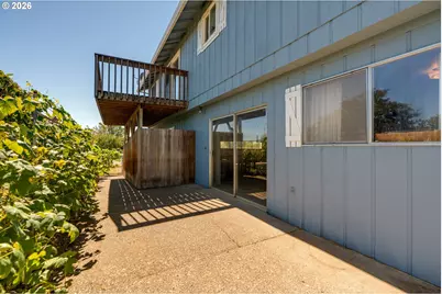 18108 NE Bald Peak Ln, Newberg, OR 97132 - Photo 4