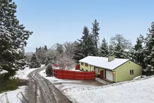 3299 Durland Dr, Hood River, OR 97031 - Photo 2