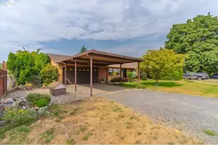 37163 Pony Ln, Lebanon, OR 97355 - Photo 4