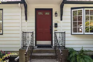 1726 SE Reedway St, Portland, OR 97202 - Photo 2