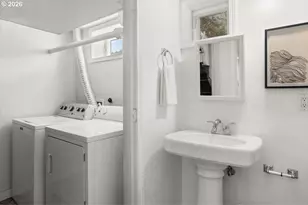 1726 SE Reedway St, Portland, OR 97202 - Photo 28