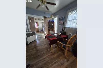 1906 1/2 Adams Ave, La Grande, OR 97850 - Photo 8