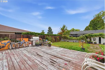 2345 NE Division St, Gresham, OR 97030 - Photo 32