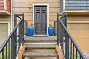 2137 NE Sheffield Ave, Hillsboro, OR 97006 - Photo 4