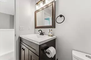 2137 NE Sheffield Ave, Hillsboro, OR 97006 - Photo 38