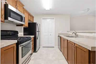 15058 NW Central Dr #1008, Portland, OR 97229 - Photo 6